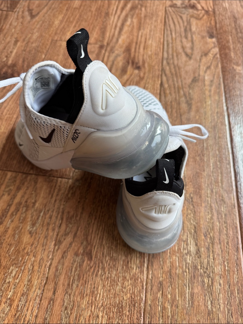Nike womens White and Black Air Max 270 Style Sneakers worn once! - Picture 5 of 6